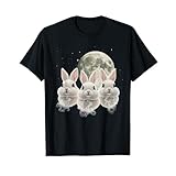 満月の前の三匹の白うさぎ 幽玄な月夜 かわいい兎 ファンタジー 中秋の名月 夜空 夢幻 Tシャツ