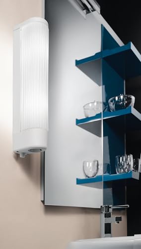 EGLO Wandlampe Bari 1, 2 flammige Spiegelleuchte mit Steckdose und Druckknopf, Wandleuchte aus Glas, Kunststoff in Weiß, Spiegellampe mit E14 Fassung, L 35 cm