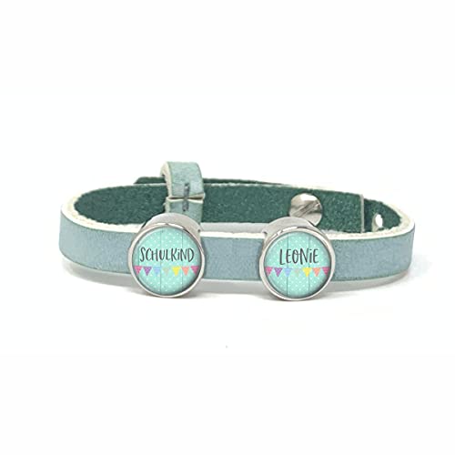 Preisvergleich Produktbild Lederarmband Schulkind mit 2 Perlen - Wimpel Mint - Wunschtext - Modeschmuck Personalisiert Individuell Perle Kinderschmuck Einschulung Schulkind Armband Namensperle Glascabochon