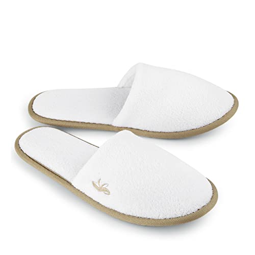 Bergman Kelly Spa Slippers, Closed Toe (Medium, 6 Pairs, White + Cocoa Trim), Disposable Indoor Hotel Slippers For Men And Women, Fluffy Coral Fleece, Deluxe Padded Sole For Extra Comfort #TOP20