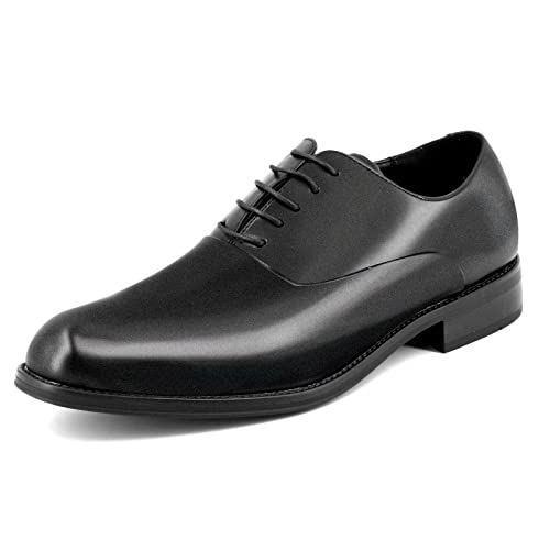 Queste scarpe uomo eleganti tendono a calzare leggermente più grandi rispetto alla misura standard. Se preferisci una calzata più aderente, ti consigliamo di scegliere una taglia più piccola rispetto a quella che indossi abitualmente. Le scarpe uomo eleganti sono perfette per chi cerca uno stile formale e raffinato. Disponibili in varie forme, colori e materiali, si adattano a qualsiasi occasione, dal lavoro alle cerimonie.