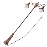 Dekorative minilampe: setzen sie sie auf ein miniaturhaus, um realistischere details zu erhalten und einen anderen visuellen eindruck zu erzielen, kleine straßenlaterne