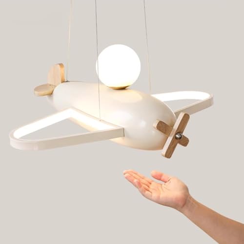 Lumière créative enfant avec lustre avion au style épuré