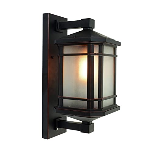 Lanterne murale rétro pour éclairer un balcon de villa et créer une ambiance de jardin cosy