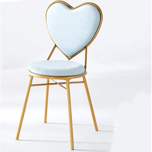 Silla de maquillaje azul para el tocador de un dormitorio de niña