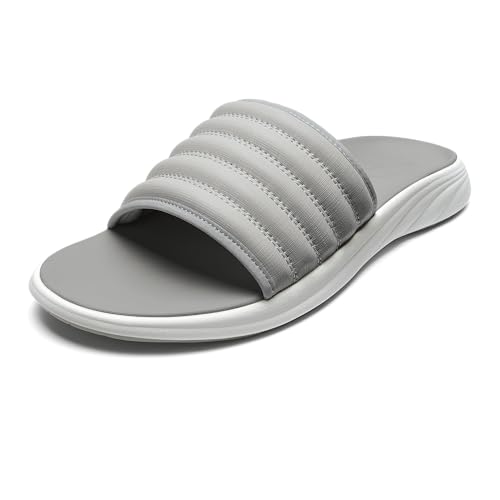 OLUKAI Komo Herren Slide Sandalen, wasserfreundlicher Schuh mit gepolstertem Riemen, ganztägiger Komfort und Unterstützung, Nebelgrau/Nebelgrau, 44.5 EU OLUKAI Komo Herren Slide Sandalen, wasserfreundlicher Schuh mit gepolstertem Riemen, ganztägiger Komfort und Unterstützung, Nebelgrau/Nebelgrau, 44.5 EU