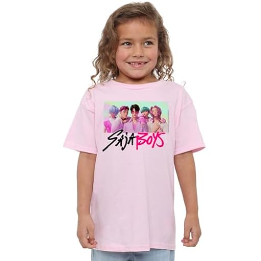 K-Pop Demon Hunters Saja Boys Photo Frame Kids T Shirt, White Camiseta, Rosa Claro, 5-6 años Unisex niños | Ya disponible en tu tienda friki favorita! En mundofriki.es! K-Pop Demon Hunters Saja Boys Photo Frame Kids T Shirt, White Camiseta, Rosa Claro, 5-6 años Unisex niños | Ya disponible en tu tienda friki favorita! En mundofriki.es!