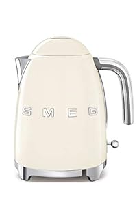 Smeg, KLF03CREU 1.7L Wasserkocher, Soft-Opening-Kannenverschluss, Herausnehmbarer Anti-Kalkfilter aus Edelstahl, Automatische Abschaltung bei 100°C, Rutschfeste Stellfüße, 2400W Leistung, Creme