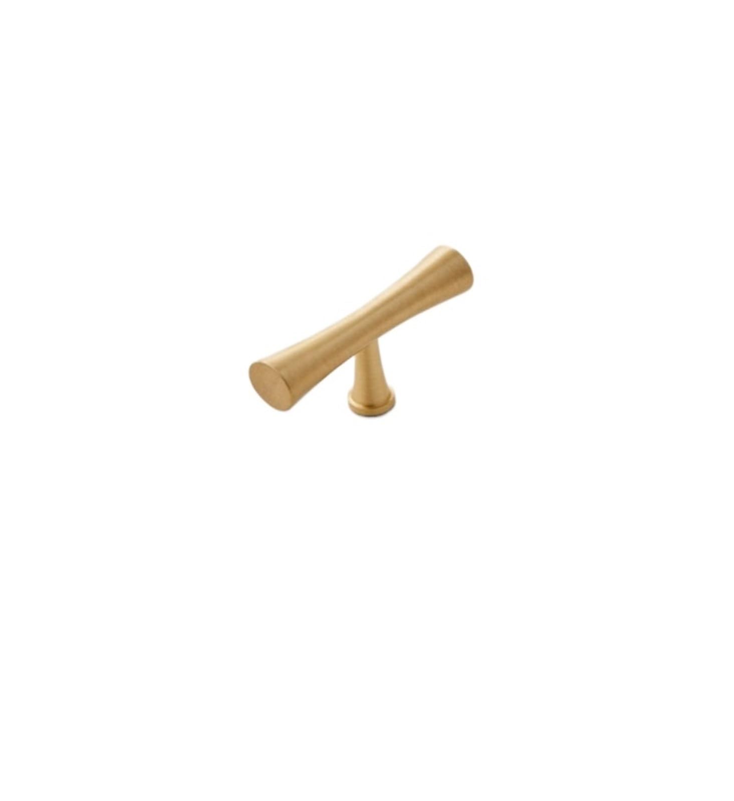 Poignée de garde-robe dorée pour remplacer un bouton de meuble usé
