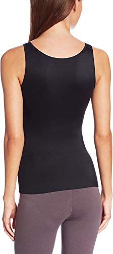 Leila is 5'7", Dress Size 4 and wearing Size S in Maidenform