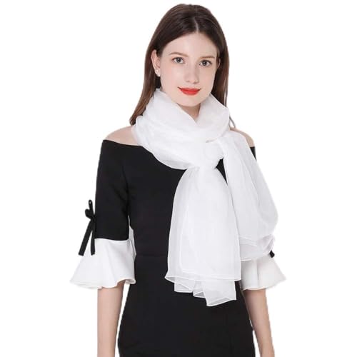 Foulard en soie blanche léger pour protéger le cou sans avoir trop chaud
