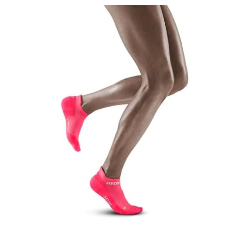 CEP - Compression Socks for Women | Extra Short Compression Running Socks with Compression | Regenerating Compression Socks for Women - Pink