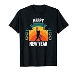 Photo Gallery felice anno nuovo divertente retro rock and roll bigfoot maglietta Photo Gallery felice anno nuovo divertente retro rock and roll bigfoot maglietta