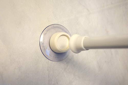 突っ張り棒を吸盤を使ってずり落ち防止する補強製品もあります。こちらは、棒の両端部が直径39mまで取り付け可能。お風呂の物干しにも使えます。