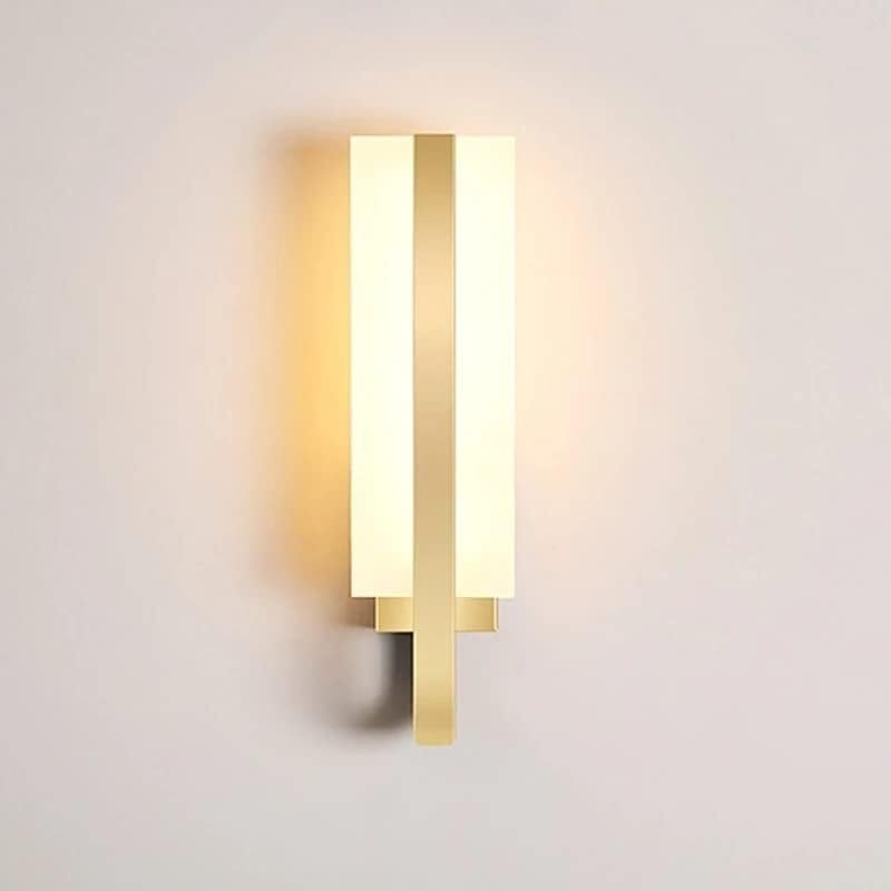 Applique murale LED trois couleurs idéale pour illuminer un escalier d'entrée sombre
