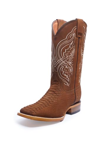 Cowboy-style leather boots. BUCEFALO
