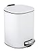 WENKO Kosmetik-Treteimer Alassio, Abfalleimer mit 5 Liter Volumen, hochwertiger Badezimmer-Mülleimer mit Easy-Close Absenkautomatik, aus lackiertem Stahl, 24,5 x 20,5 x 27 cm, Weiß