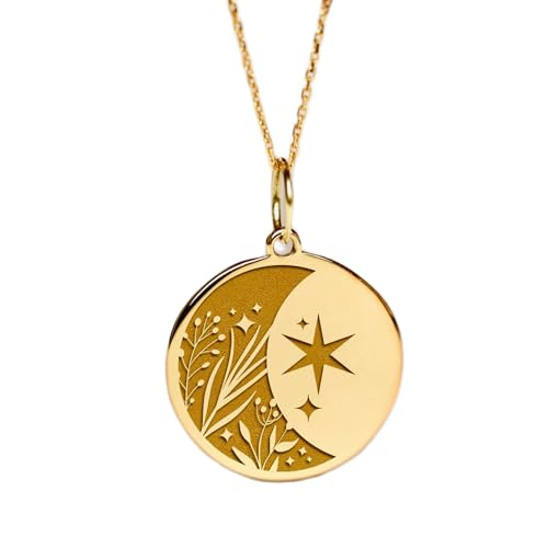 Collier lune gravée pour illuminer votre style bohème chic au quotidien