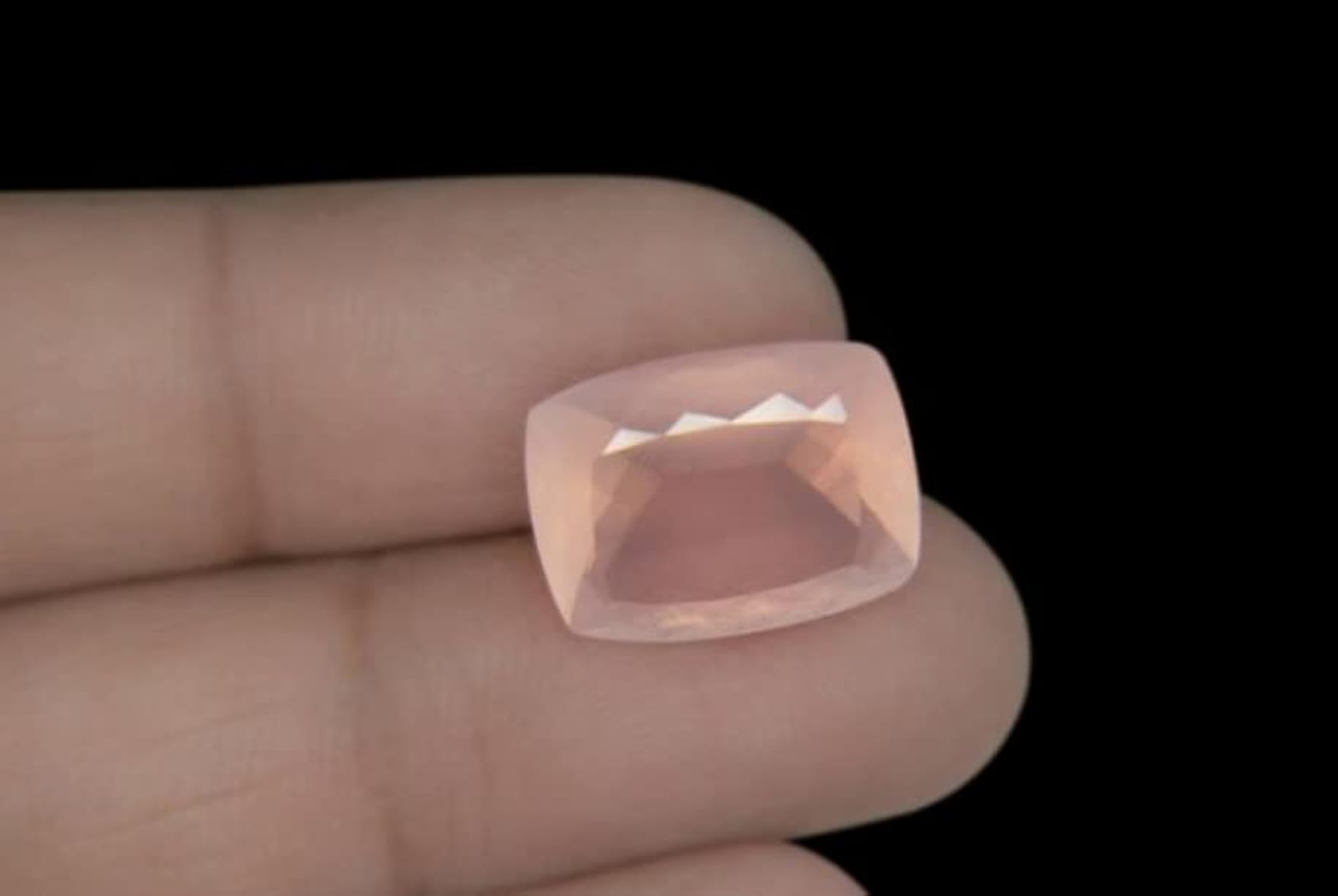 BluDiamond Rose Quartz Stone, 11.25 Carat