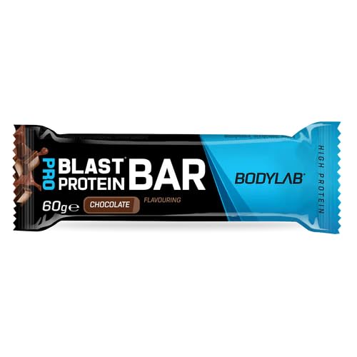 Bodylab24 Pro Blast Protein Bar Chocolate 12 x 60g, knuspriger Protein-Riegel mit Schokoladenüberzug, enthält 20g Eiweiß je 60g Riegel