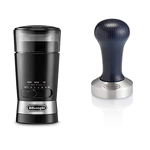 De'Longhi Kaffeemühle KG210 – elektrische Mühle für ganze Kaffeebohnen, Gewürze und Nüsse, 170 Watt, Kunststoff, Schwarz & DLSC058 Kaffee-Tamper aus Edelstahl mit Holzgriff, blau/silber