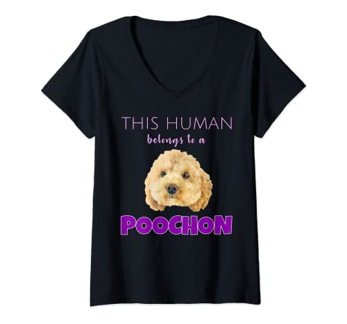 Mujer Este ser humano pertenece a un regalo del dueño de perro de Poochon Camiseta Cuello V