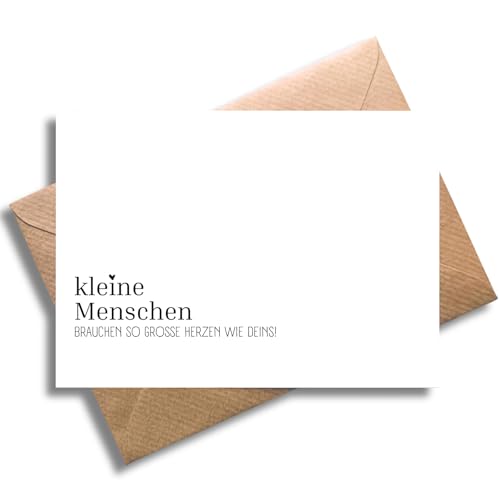 WBdesignz Schlichte Danke Karte mit Umschlag - Stilvolle Dankeskarte “Kleine Menschen brauchen so große Herzen wie deins!” Herzliche Dankeschönkarte für Lehrer Erzieher Betreuer Kollegen (DIN A6)