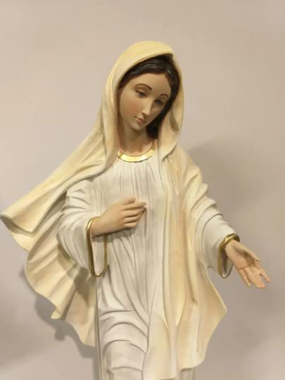 Generico ArteSacraCaravaggio Statua Madonna di Medjugorje, in marmo resina cm 60 (23,62 inches), per interni ed esterni, decorata a mano, produzione artigianale italiana