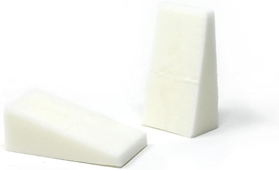 Amazon Basics Cosmetic Foam Wedges for Makeup Application and Blending, 32 Count