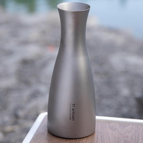 Botella de agua de titanio portátil ideal para acampar al aire libre y senderismo 4