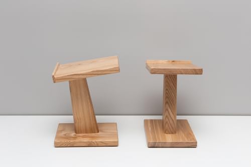 Speaker Stands, Natural Wood with felt vibration insulation (4.7Wx4.7D in. H-10 inches)