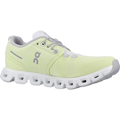 Image of On Women's Cloud 5 Sneakers