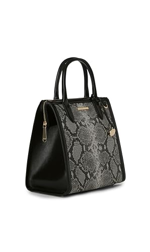 Caroline - Black Spark2