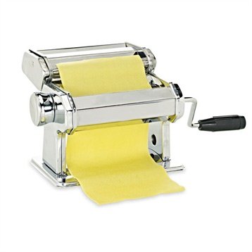 Machine à pâtes chromée en acier robuste au design intemporel