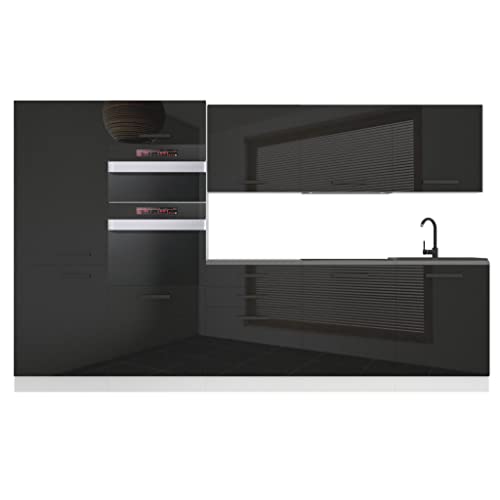 Il set di mobili da cucina dispone di cassetti in metallo con sistema di chiusura morbida del meccanismo di scorrimento, che porta ad un elevato comfort di utilizzo e amplia i parametri di utilizzo dei cassetti di almeno la metà.