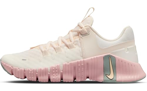 NIKE Femme W Free Metcon 5 Bas, Ivory Pale Ice Peach Light Silver, 35.5 EU