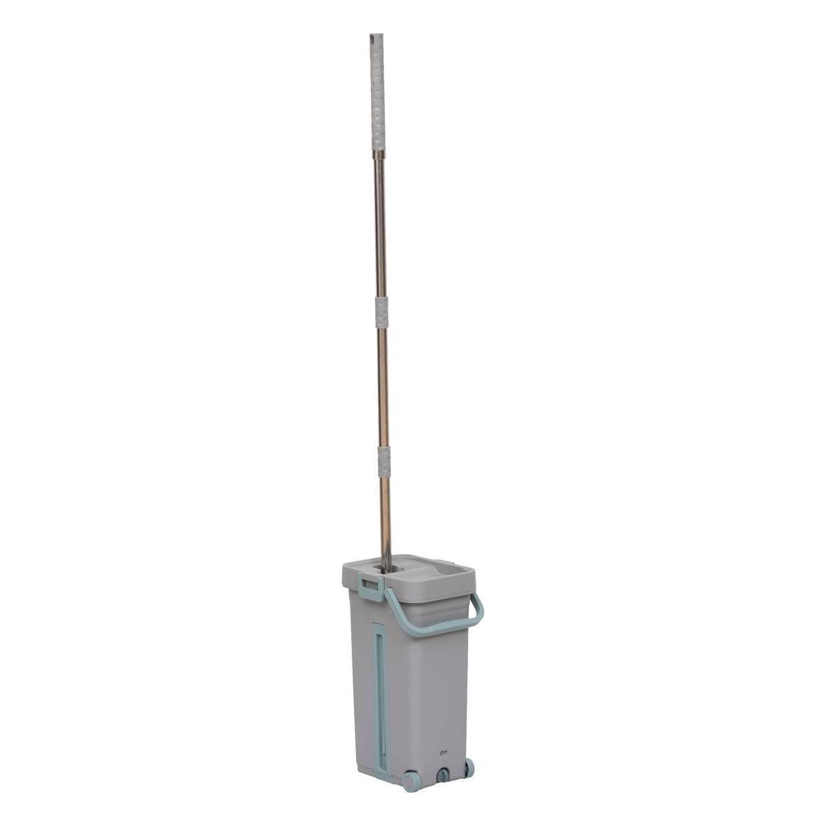 5five - Kit Seau Essoreur Double Bac 6,​5L avec Balai 2 Recharges Microfibre Dépoussiérant Anse de Transport Bouchon Vidange 2 Roues Rangement Malin
