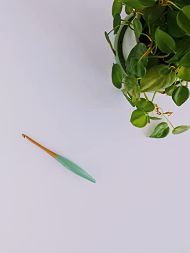 Image of mindfulknits Premium Ergonomic Beech Wood Crochet Hook - Size US H, 5mm - 15cm Length - Wooden Crochet Hook - Knitting & Crochet Supplies for Crafting Relaxation & Stress Relief (5mm)
