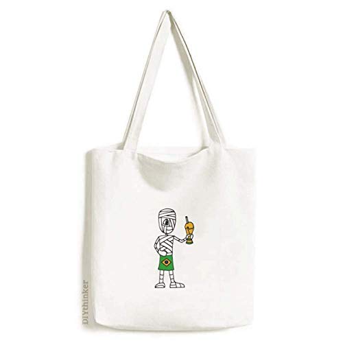 Bolsa de lona com estampa de múmia e troféu de futebol brasileiro