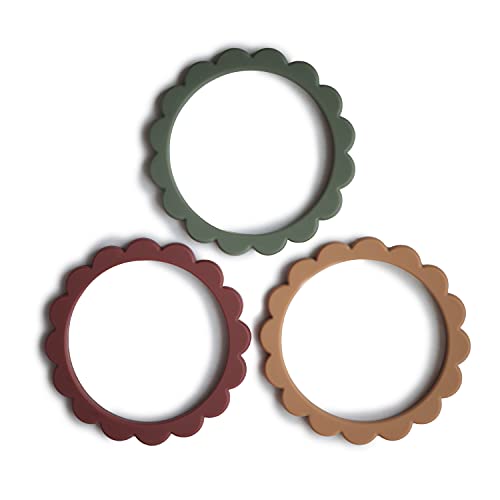 Image of mushie Flower Teether Bracelet | 3-Pack (Dried Thyme/Berry/Natural)