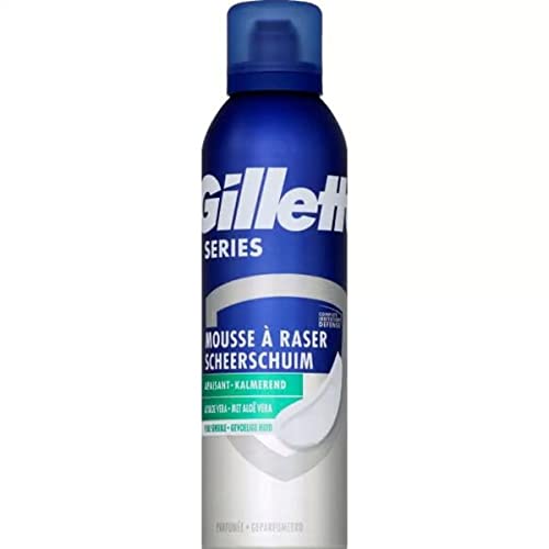 Gillette Rasierschaum für Herren für empfindliche Haut 250 ml beruhigende Formel mit Aloe Vera männlicher Duft gegen Verbrennungen Rötungen Schnitte