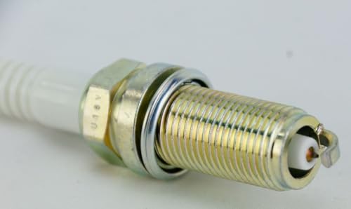 NGK 5018 Spark Plug : Technologie platine G-Power pour haute performance