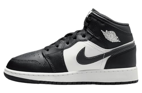 Image of Nike Kids' Air Jordan 1 Mid Shoes
