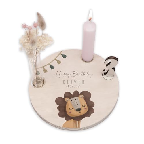 Personalisierter Geburtstagsteller aus Holz mit Kerzenhalter Vase & Jahres Zahlen - Geburtstagsdeko mit Name - 1. Geburtstag Baby & Kinder Geschenk - 16 cm x 12mm - hellomini (Löwe)