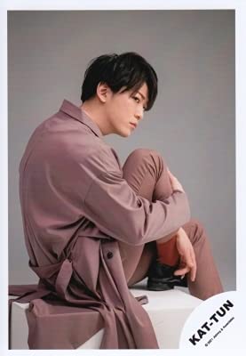 KAT-TUN　亀梨和也　生写真　4冊セット Amazon.co.jp: KAT-TUN 公式生写真 （亀梨和也）KA00379 : ホーム