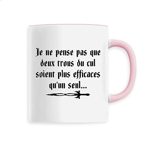 La French Touch Mug Kaamelott – Leodagan Deux trous du cul - Imprimé en France - Tasse originale en céramique - Cadeau Kaamelott original rigolo (Rose)