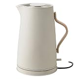 Stelton Wasserkocher Emma - Elektrischer Kocher, Wasserkessel - Kessel im skandinavischen Design - Filter, Trockenkoch-Sicherheitsschalter mit Abschaltung, Buchenholzgriff - 1,2 Liter, soft sand
