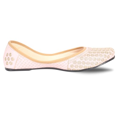 Image of DFR Women Embroidered Mojari Juttis