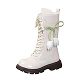 Chaleur Ultime : Dotée d'une en daim doux et d'une doublure en peluche longue, ces chaussons d'hiver pour enfants retiennent efficacement la chaleur--parfaits pour les hivers froids. Les tons neutres et le design unisexe conviennent à tous les enfants, ce qui en fait des chaussons d'intérieur idéaux pour les garçons et les filles.