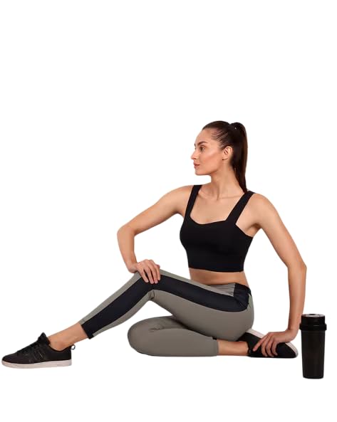 Image of Women's 3 /4th Length Super Stretch Sports Leggings | Snug Fit | Moisture-Wicking | Activewear | Gym | Yoga | Running | Exercise | Fashionable | Trendy Jeggings